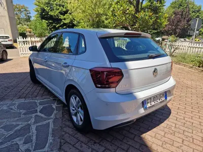 Usata VW Polo 95 CV (69 kW) 2020 Argento Utilitaria