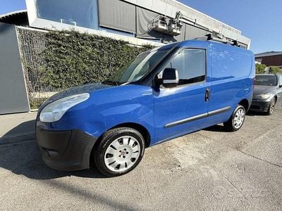 Usata Fiat Doblò 95 CV (69 kW) 2011 Blu Monovolume