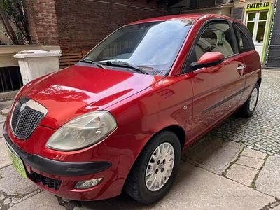 Usata Lancia Ypsilon 70 CV (51 kW) 2004 Rosso Utilitaria