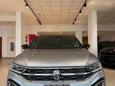 Usata VW T-Roc R-line 116 CV (85 kW) 2024 Grigio SUV
