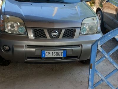 Usata Nissan X-Trail 136 CV (100 kW) 2004 Grigio SUV