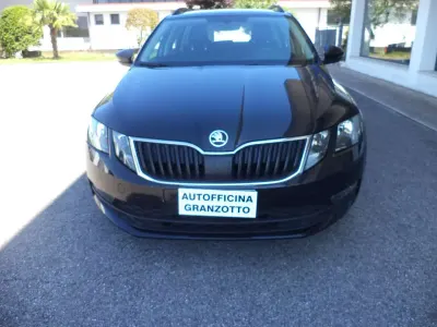 Usata Skoda Octavia Executive 116 CV (85 kW) 2017 Nero Station wagon