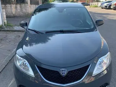 Usata Lancia Ypsilon Silver 69 CV (50 kW) 2017 Grigio Utilitaria