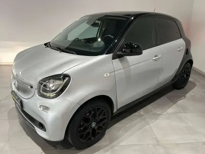 Usata Smart ForFour Passion 90 CV (66 kW) 2017 Argento Utilitaria