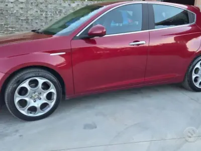 Usata Alfa Romeo Giulietta 105 CV (77 kW) 2010 Rosso Utilitaria