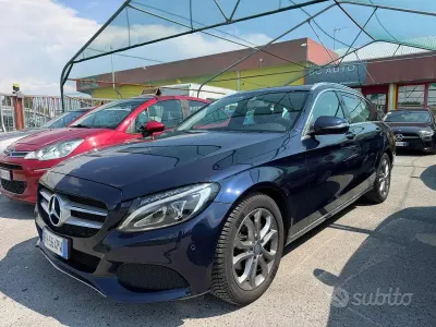 Usata Mercedes C200 136 CV (100 kW) 2017 Blu Station wagon