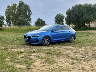 Usata Hyundai i30 140 CV (102 kW) 2018 Bluazzurro Coupé