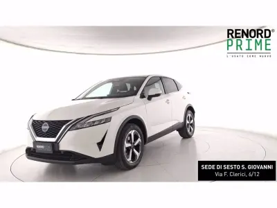 Usata Nissan Qashqai N-Connecta 140 CV (102 kW) 2023 Bianco SUV