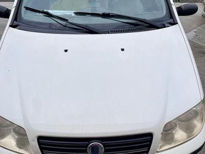 Usata Fiat Punto 60 CV (44 kW) 2004 Bianco Utilitaria