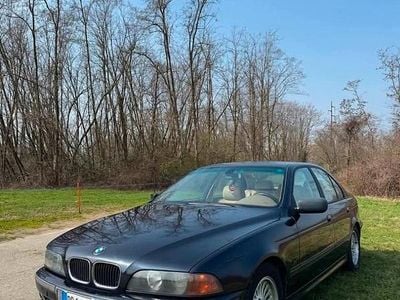 Begagnad BMW 528 193 HK (141 kW) 1999 Blå Sedan