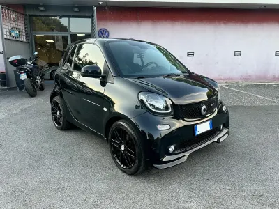 Usata Smart ForTwo Cabrio Brabus 109 CV (80 kW) 2018 Nero Cabrio