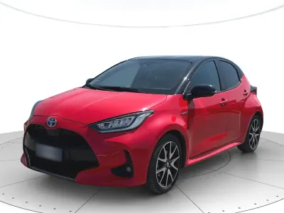 Usata Toyota Yaris 92 CV (67 kW) 2021 Rosso Utilitaria