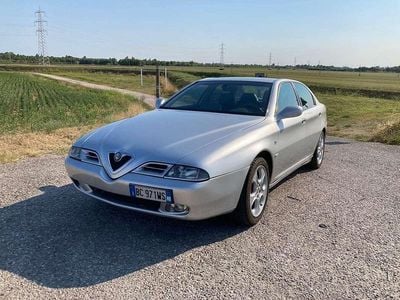Usata Alfa Romeo 166 226 CV (166 kW) 1999 Argento Berlina
