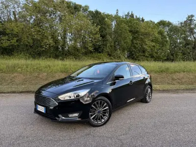Usata Ford Focus Titanium 120 CV (88 kW) 2017 Berlina
