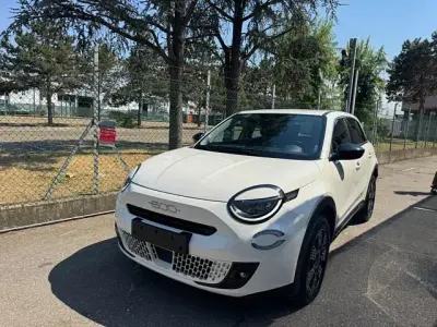 Usata Fiat 600 101 CV (74 kW) 2025 Bianco pastello SUV