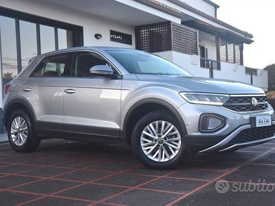 Usata VW T-Roc Business 110 CV (80 kW) 2023 Grigio SUV