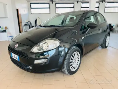 Usata Fiat Punto Street 75 CV (55 kW) 2014 Nero Utilitaria