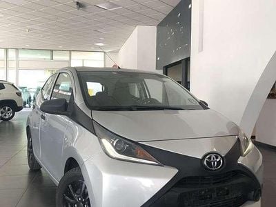 Usata Toyota Aygo X-wave 69 CV (50 kW) 2018 Grigio Utilitaria