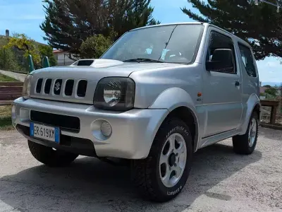 Usata Suzuki Jimny 65 CV (47 kW) 2005 Grigio SUV