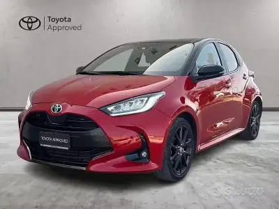 Brugt Toyota Yaris Hybrid Style 116 HK (85 kW) 2023 Rød Sedan
