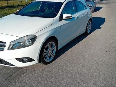 Bianco Usata 2015 Mercedes A180 Executive Berlina | 9999 € (Buon prezzo)