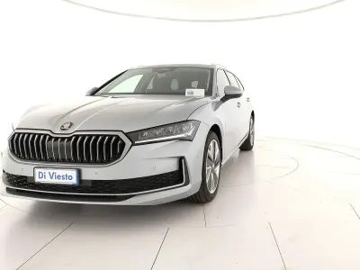 Usata Skoda Superb Style 150 CV (110 kW) 2024 Argento pebble metallizzato Station wagon