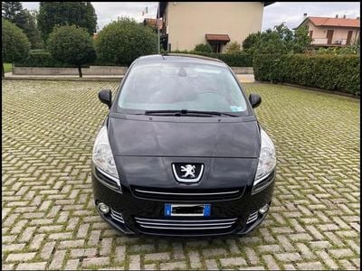 Usata Peugeot 5008 112 CV (82 kW) 2012 Nero Monovolume