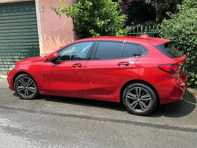 Usata BMW 118 Sport Line 140 CV (102 kW) 2020 Rosso Utilitaria