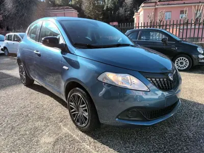 Usata Lancia Ypsilon Silver 69 CV (50 kW) 2024 Blu Utilitaria