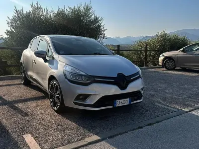 Usata Renault Clio 90 CV (66 kW) 2017 Grigio Utilitaria