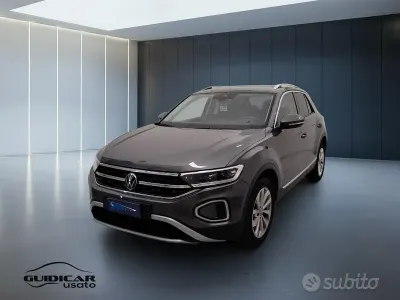 Usata VW T-Roc Style 110 CV (80 kW) 2023 Grigio SUV