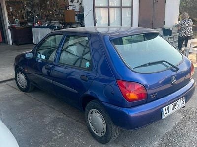 Usata Ford Fiesta 1998 Blu Berlina