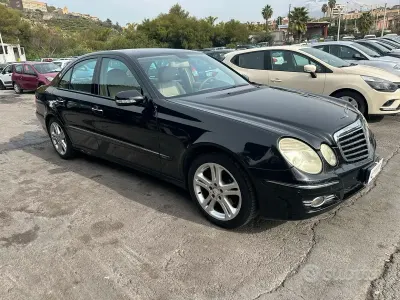 Usado Mercedes E320 224 CV (164 kW) 2008 Negro Berlina