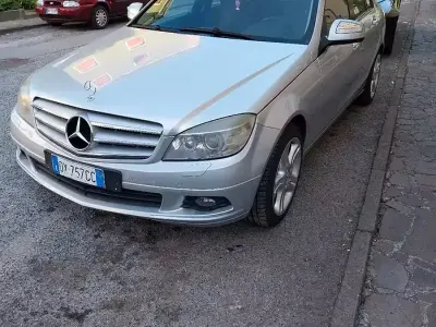 Usata Mercedes 220 170 CV (125 kW) 2007 Grigio Berlina
