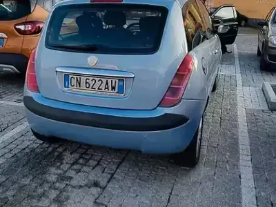 Usata Lancia Ypsilon 80 CV (58 kW) 2004 Utilitaria