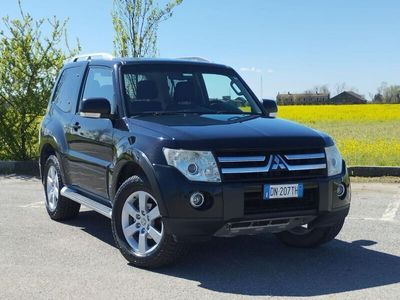 usata Mitsubishi Pajero 3.2 DI-D 16V 3p. Invite autovettura manuale!