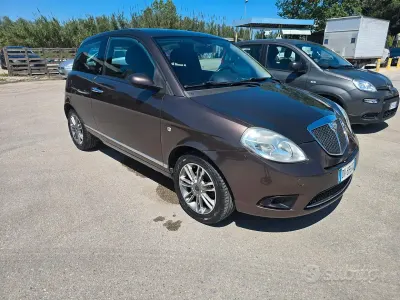 Usata Lancia Ypsilon 60 CV (44 kW) 2009 Marrone Utilitaria