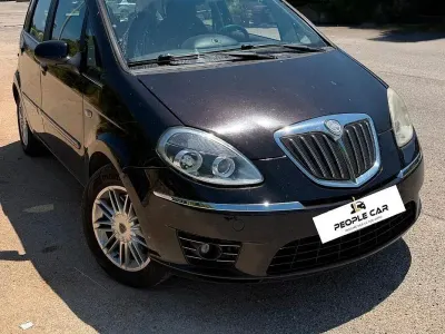 Usata Lancia Musa 95 CV (69 kW) 2012 Nero Monovolume