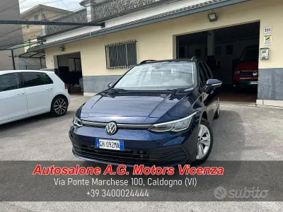 Usata VW Golf VIII Life 116 CV (85 kW) 2022 Blu Station wagon