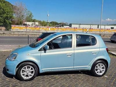 Usata Toyota Yaris Sol 75 CV (55 kW) 2004 Blu Berlina