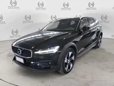 Usata Volvo V60 CC Business Edition 197 CV (144 kW) 2021 Nero Station wagon