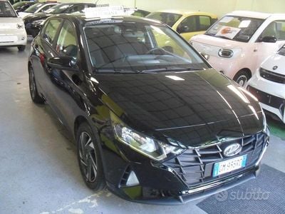 Käytetty Hyundai i20 84 HP (61 kW) 2023 Musta Viistoperä