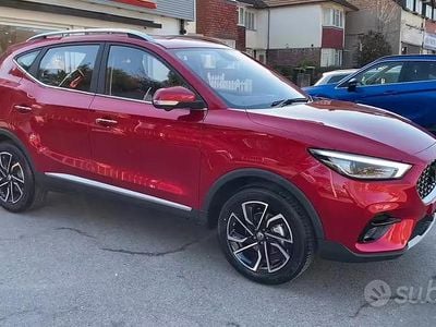 Usata MG ZS Luxury 106 CV (77 kW) 2022 Rosso SUV