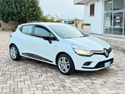 Usata Renault Clio IV Life 75 CV (55 kW) 2019 Bianco Berlina