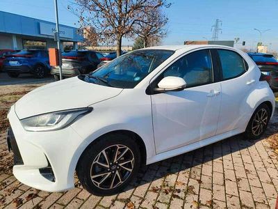 Usata Toyota Yaris Hybrid Trend 100 CV (73 kW) 2022 Bianco Utilitaria