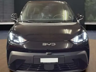 Nuova BYD Dolphin Surf Active 64 kW (88 CV) 2026 Nero Utilitaria