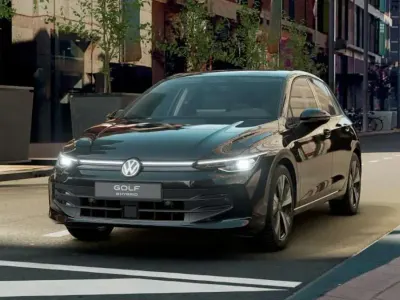 Nuova VW Golf VIII Edition 150 CV (110 kW) 2025 Grenadill black metallizzato Berlina