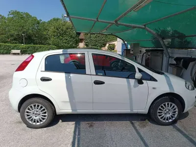 Usata Fiat Punto Street 69 CV (50 kW) 2017 Bianco Utilitaria