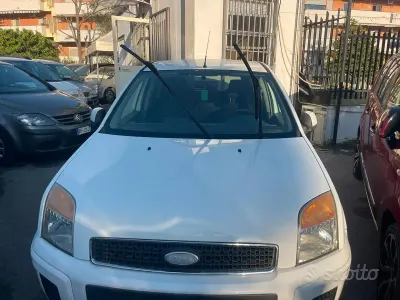 Gebraucht Ford Fusion Collection 90 PS (66 kW) 2007 Weiß Kleinwagen