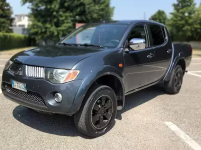 Usata Mitsubishi L200